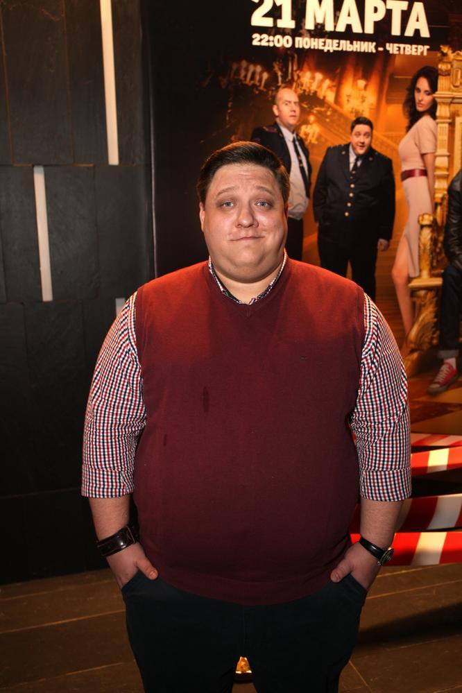 Роман Попов