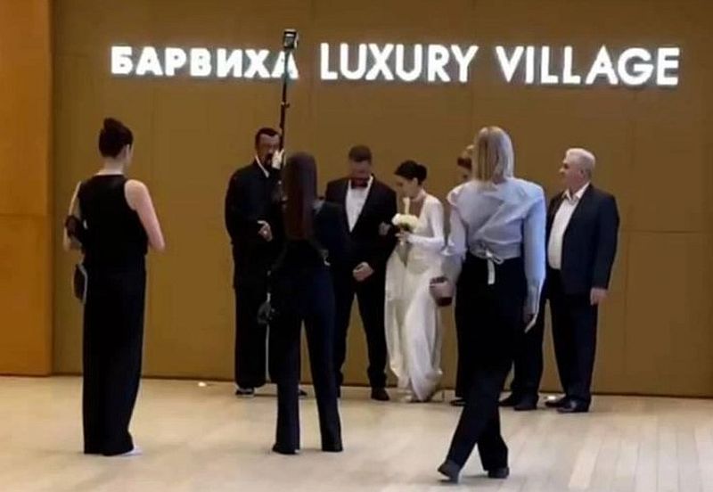 Сын Стивена Сигала тайно женился на россиянке